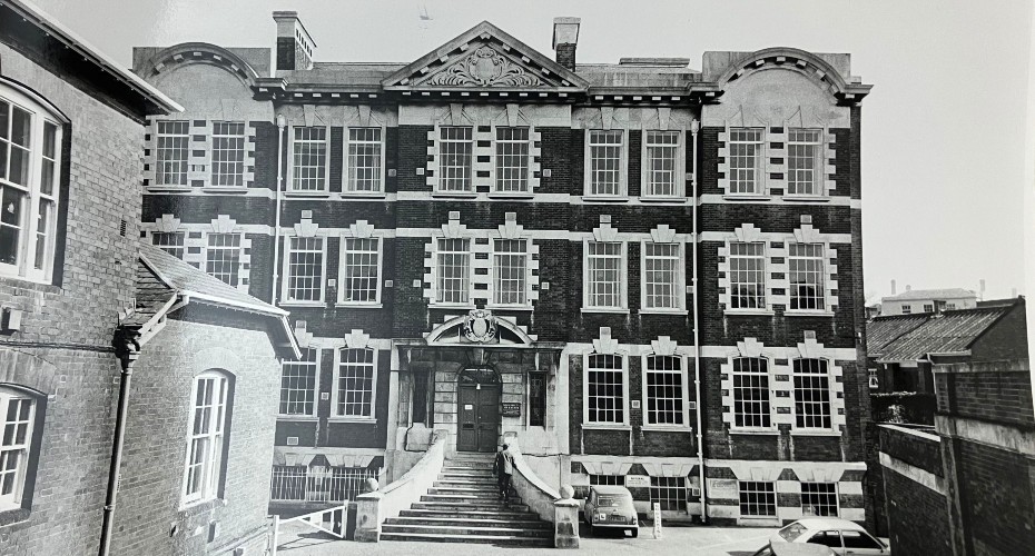 Black and white image of Bradninch Hall 1970